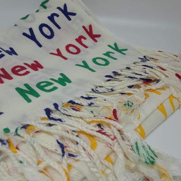 New York Scarf Shawl - Picture 2 of 3